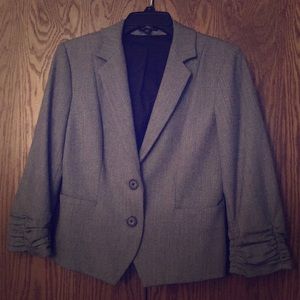 3/4 sleeve black and white women’s Express blazer